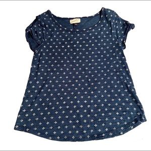 Universal Thread blue print cold shoulder tee Small